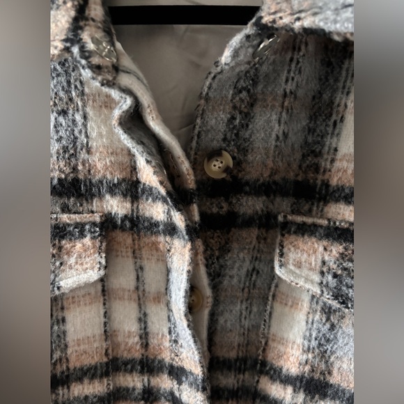 NWT Good American Plaid Shacket in Neutral - Picture 3 of 7